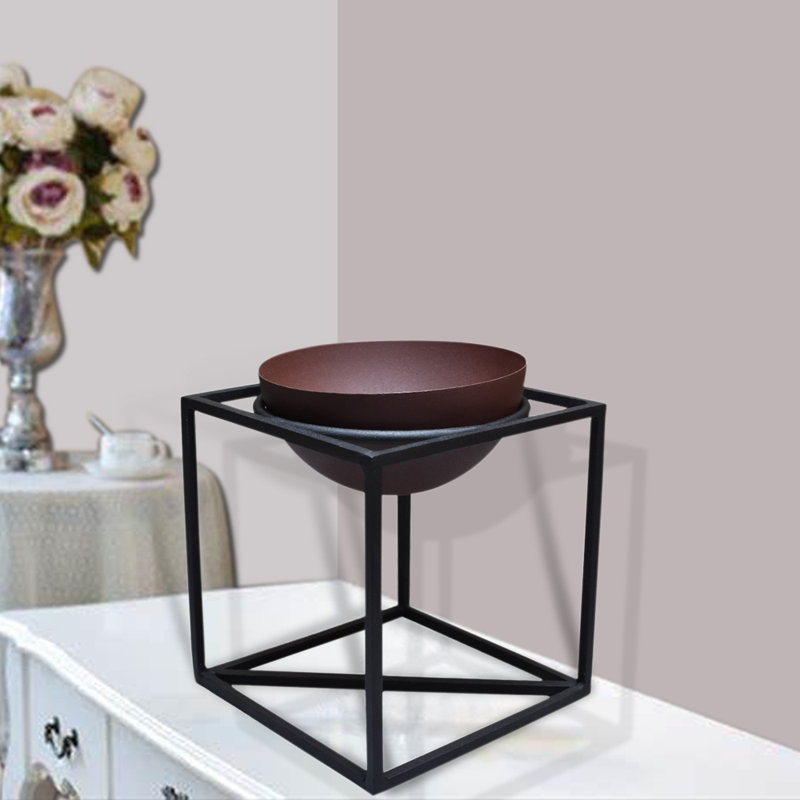 1 pot à fleurs en fer, rouille, H 9,84 po x l 9,25 po x P 9,25 po