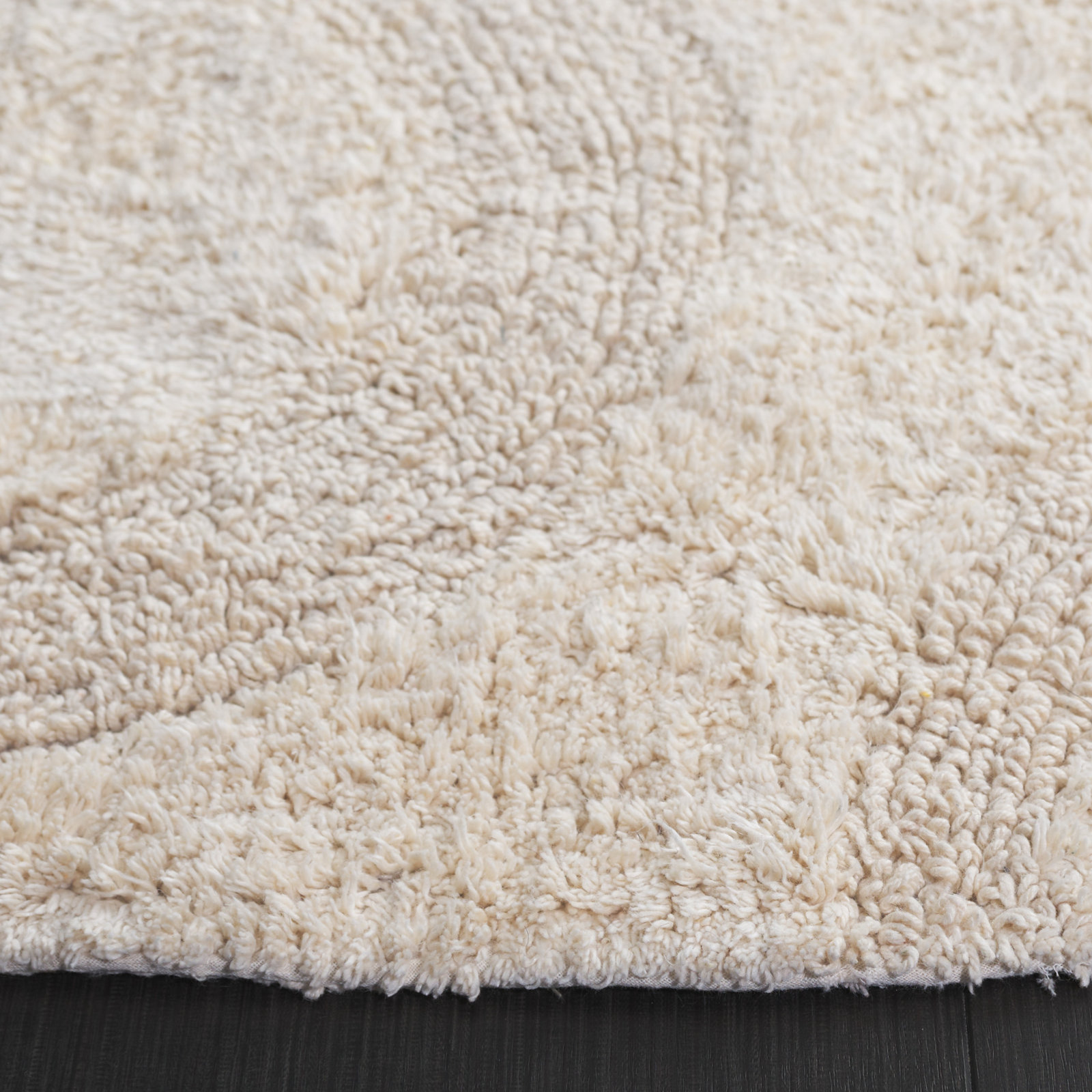 Mullen Ivory Washable Hand-Woven Cotton Rug, Round 6'