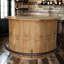 Bar courbé en bois-731436896