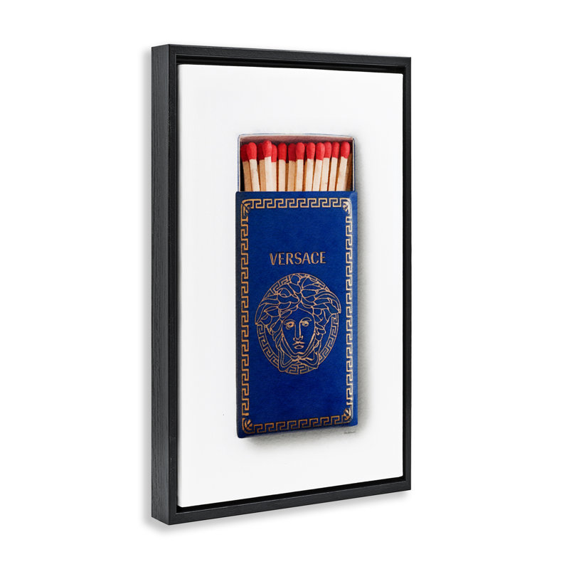 "Blue Trendy Matchbox", par Amanda Greenwood, H 25 po x l 17 po, Cadre flottant noir de jais