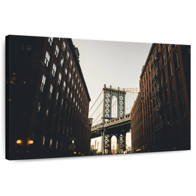 Lilie NYC Manhattan Bridge