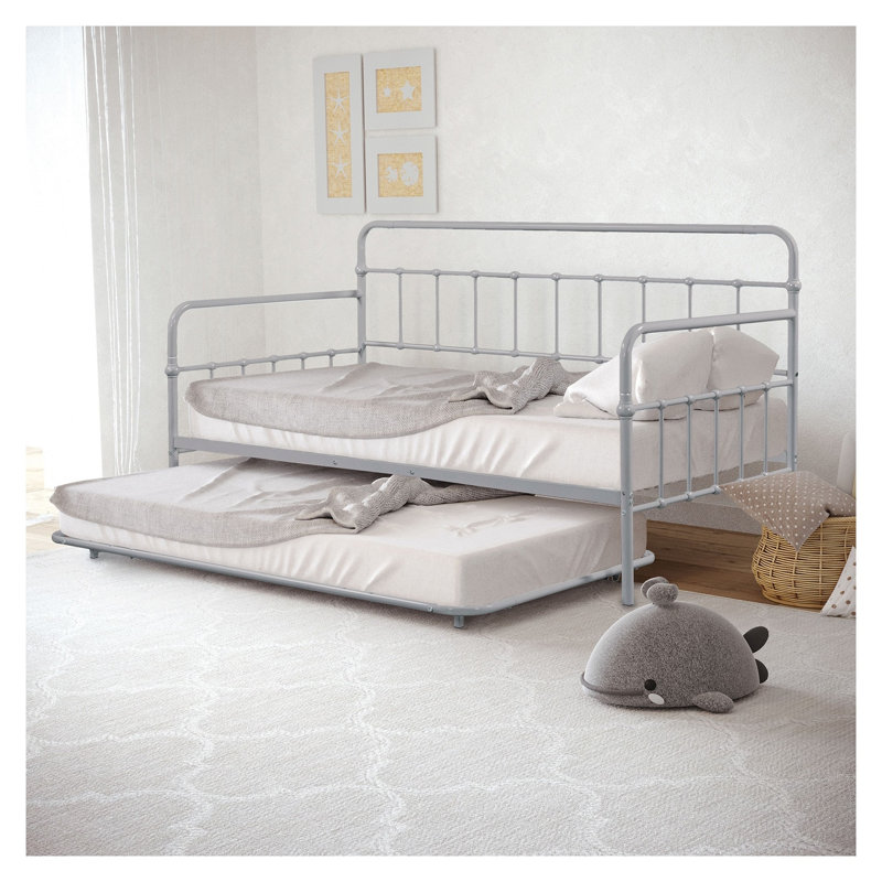 Lit de jour contemporain contemporain en métal argent avec couchette et structure inspirée des tuyaux