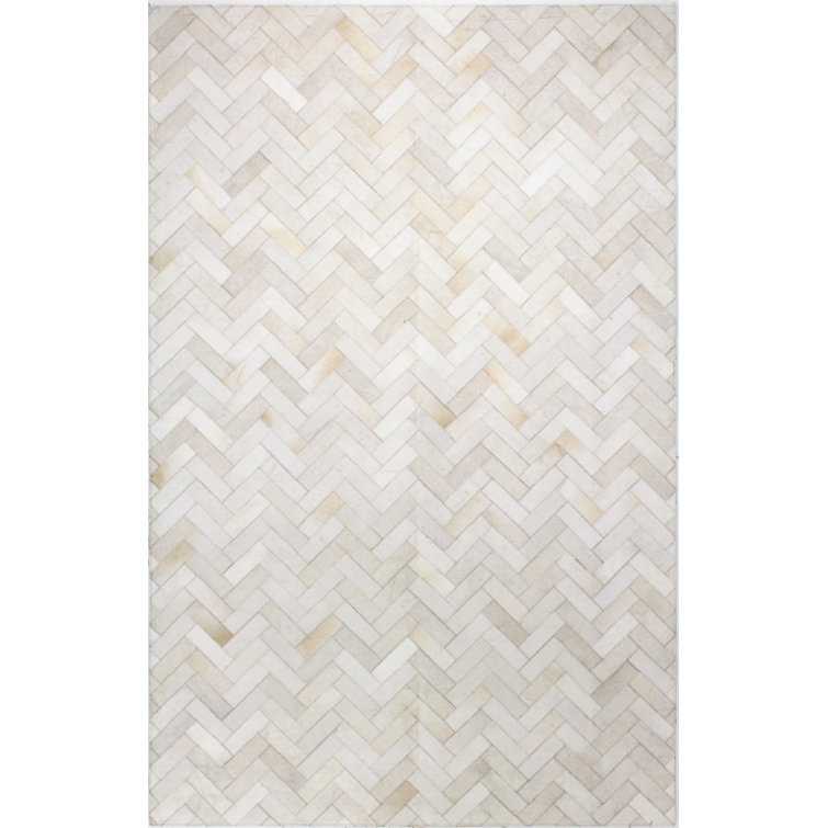 Tuscon Cowhide Chevron Area Rug in Cream