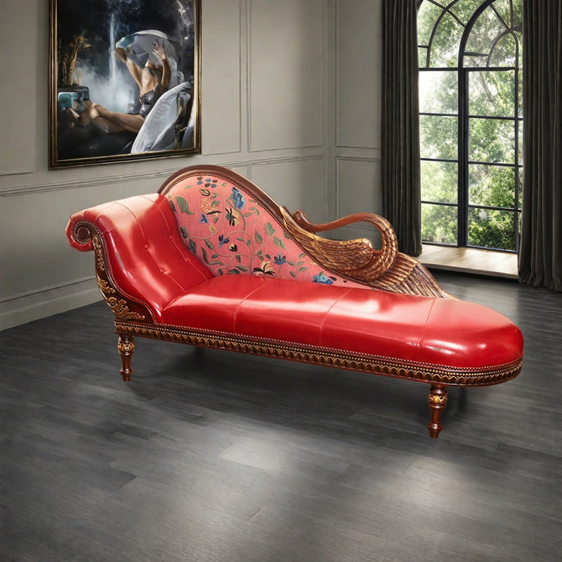 Chaise en bois massif sculpté, Orienté à gauche (vu de face)