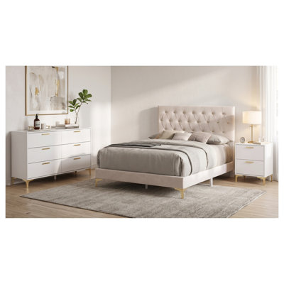 Ensemble de chambre à coucher Harlow blanc Queen 3 pièces avec lit capitonné en similicuir, commode à 6 tiroirs et miroir