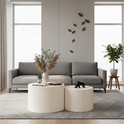 Table basse ronde avec plateau en bois manufacturé