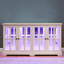 Vitrine antique blanche d'inspiration vintage avec étagères ajustables et style tendance
