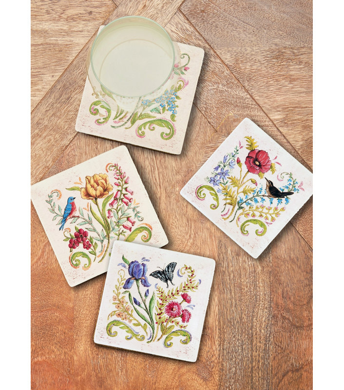 Ensemble de 4 assiettes de jardin brodées