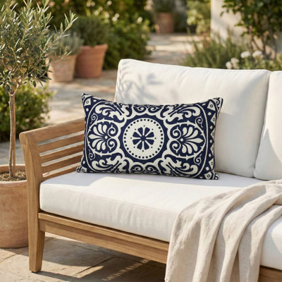 Indoor Outdoor Throw Pillows Stain-Resistant Machine Wash Recycled Polyester-Patio Porch Living Room