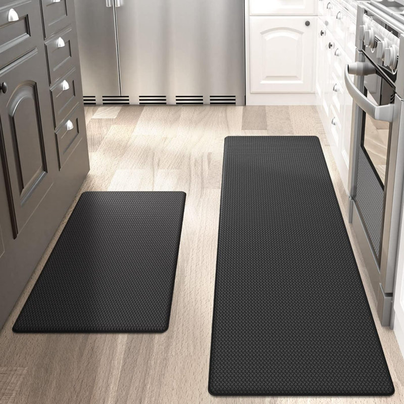 Tapis de cuisine antidérapant Dionisios, Noir, Rectangle 1 pi 5 po x 2 pi 5 po + Tapis de couloir