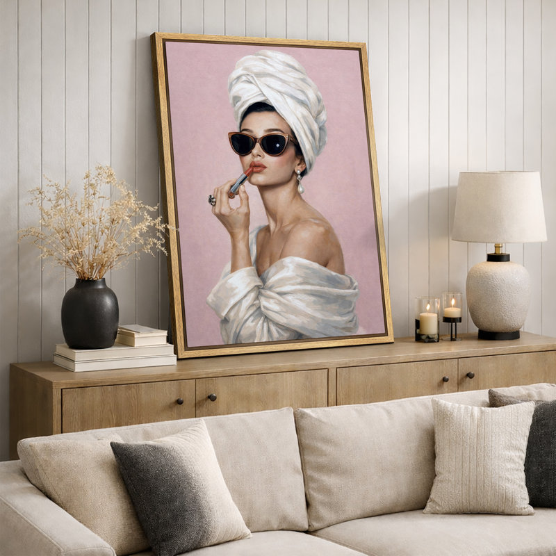 «Chic Rouge à lèvres», œuvre d'art, impression sur toile encadrée, 24" H x 16" W x 1.5" D, Natural Frame