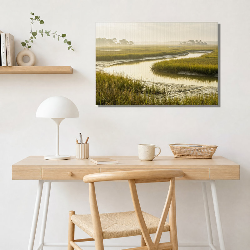 Tableau sur toile représentant un paysage de marais brumeux avec un ruisseau sinueux, 20"H x 30"W