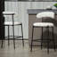 Tabouret de bar 26 po à hauteur de comptoir avec housse en tissu Teddy et îlot de cuisine avec base thermolaquée et repose-pieds-423602155
