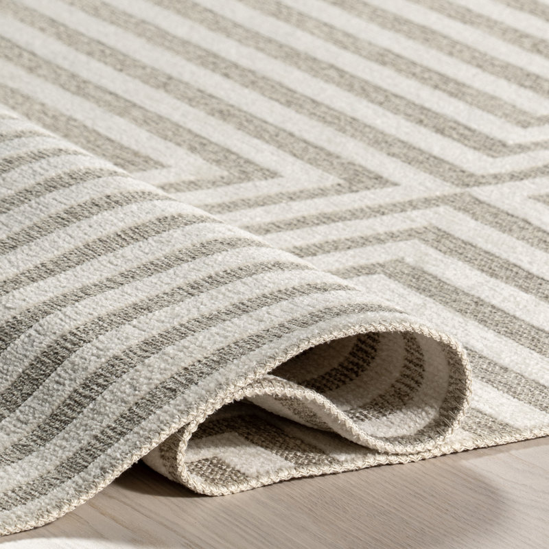 Nicolai Cream Graphic Fringed Reversible Washable Area Rug, 3' 3" x 5'