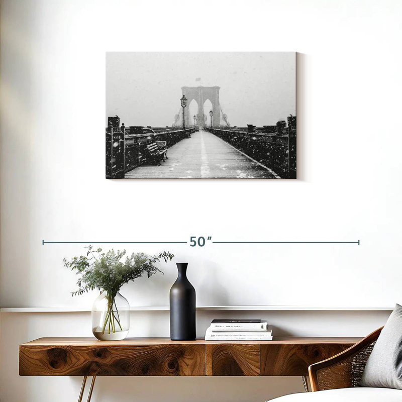 Nicci Winter au pont de Brooklyn, H 20 po x l 30 po