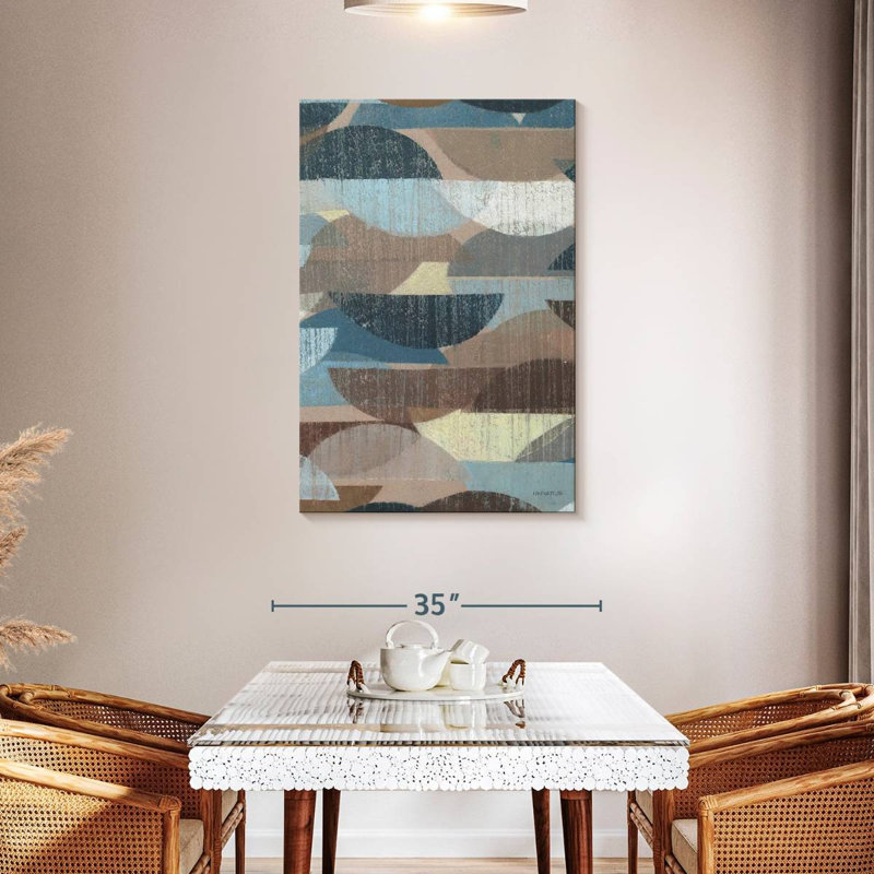 Avery Voyager, 45" H x 30" W