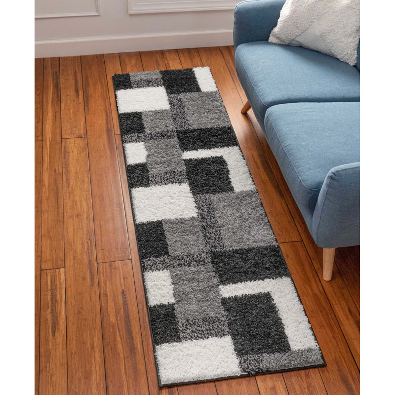 Tapis noir à motif géométrique Marci, Tapis de couloir 2 pi 3 po x 7 pi 3 po