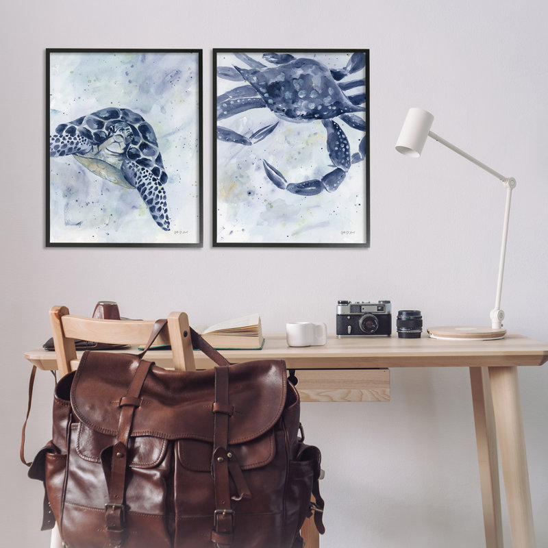 «Sea Creatures Turtle & Crab», ensemble de 2 giclées encadrées par Yvette St. Amant, H 30 po x l 24 po