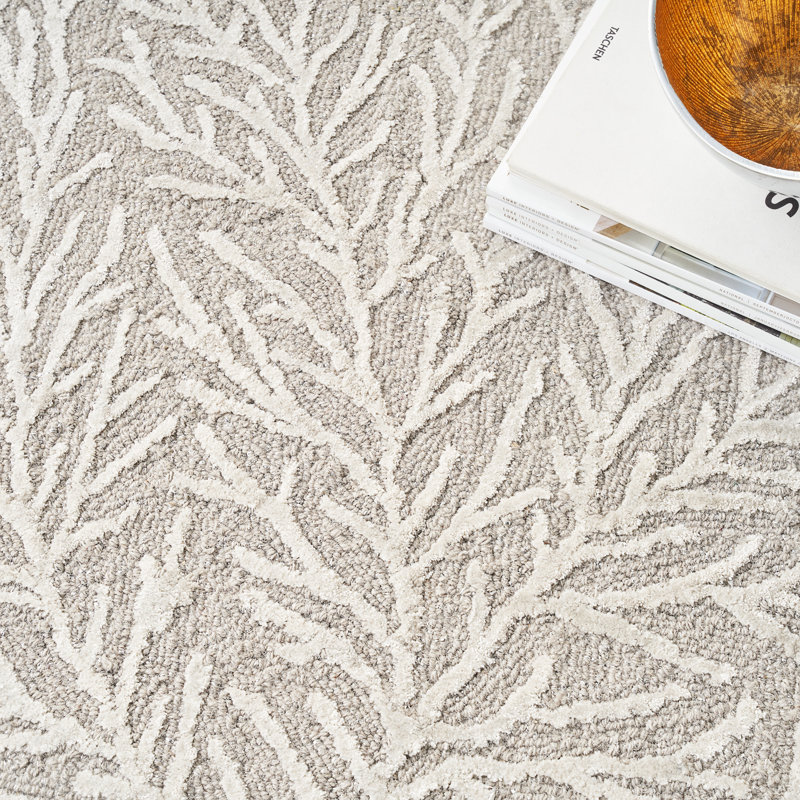 Donell Floral Area Rug in Taupe/White, Rectangle 5'3" x 7'3"