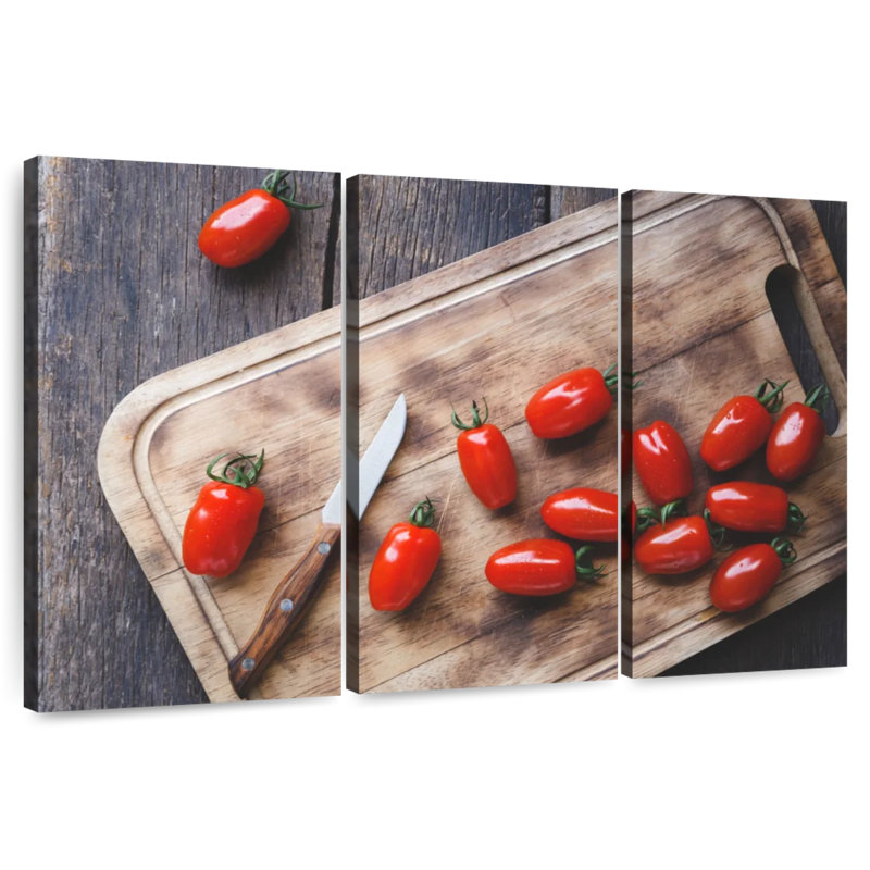 Yarlin Plum Tomatoes, 32" H x 50" W