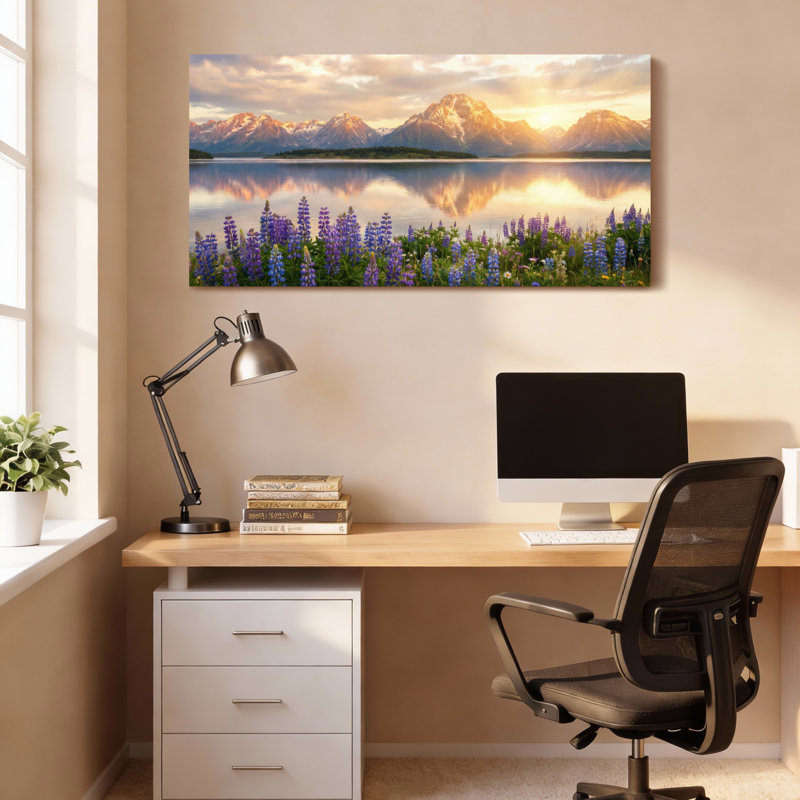 Ensemble de 1 tableau sur toile tendue représentant un lac de montagne et des fleurs violettes, H 20 po x l 40 po
