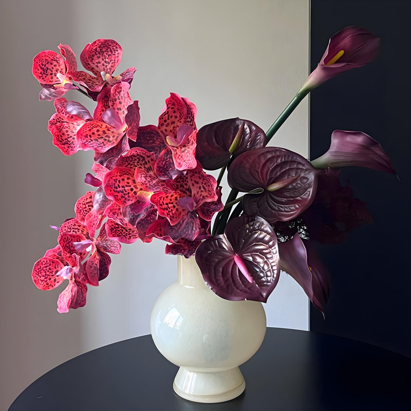 Ornements de fleurs simulées