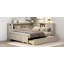 Lit de jour en bois antique blanc avec tablettes de rangement et lit gigogne
