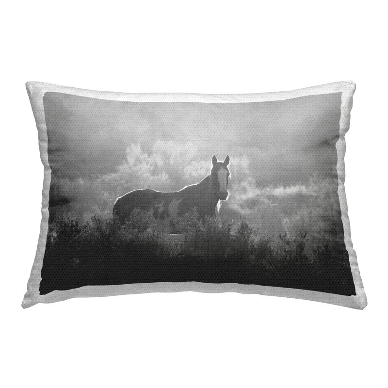 Coussin d'extérieur à imprimé cheval gris dans la nature par Steve Toole
