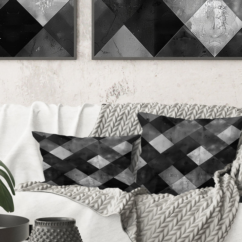 Motif losange noir moderne I - coussin décoratif moderne, H 16 po x l 16 po
