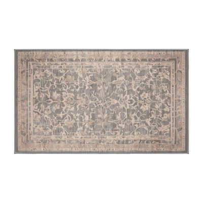 Tapis gris soyeux et moelleux