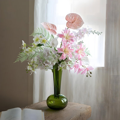 Ornements de fleurs simulées
