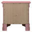 Charmante table de chevet traditionnelle rose-368065077