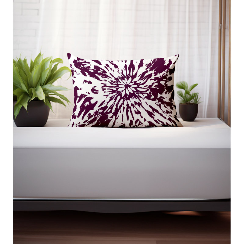 Coussin en polyester Percy Tye Dye Spun, Motif floral mauve / blanc, H 18 po x l 25 po