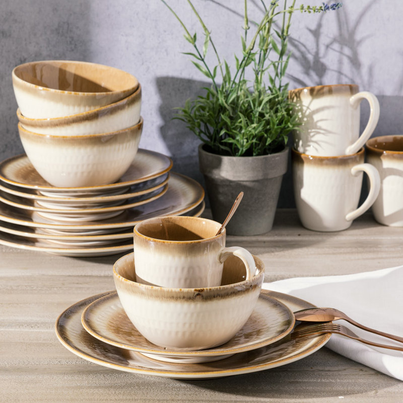 Gibson Elite Moonstruck 16-Piece Dinnerware Set, Orange
