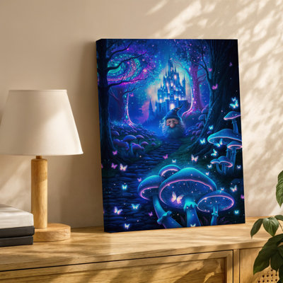 Toile «A Vibrant Enchanted Forest Scene Illuminated By Glowing Mushroom and Wall Art», créatures fantaisistes mettant en vedette un gnome avec une toile murale