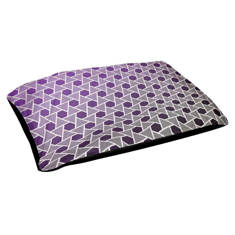 Coussin de lit à triangles hexagonals Byrge, Petit (l 28 po x P 18 po x H 6 po), Noir / Mauve, Molleton corail