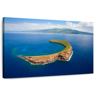 Gillard Molokini Crater Island
