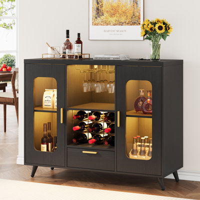 Armoire de bar 39,37 po avec prises de courant, buffet de café moderne avec lumière DEL, armoire à boissons de style campagnard avec support à vin, porte-verre et rangement pour le vin