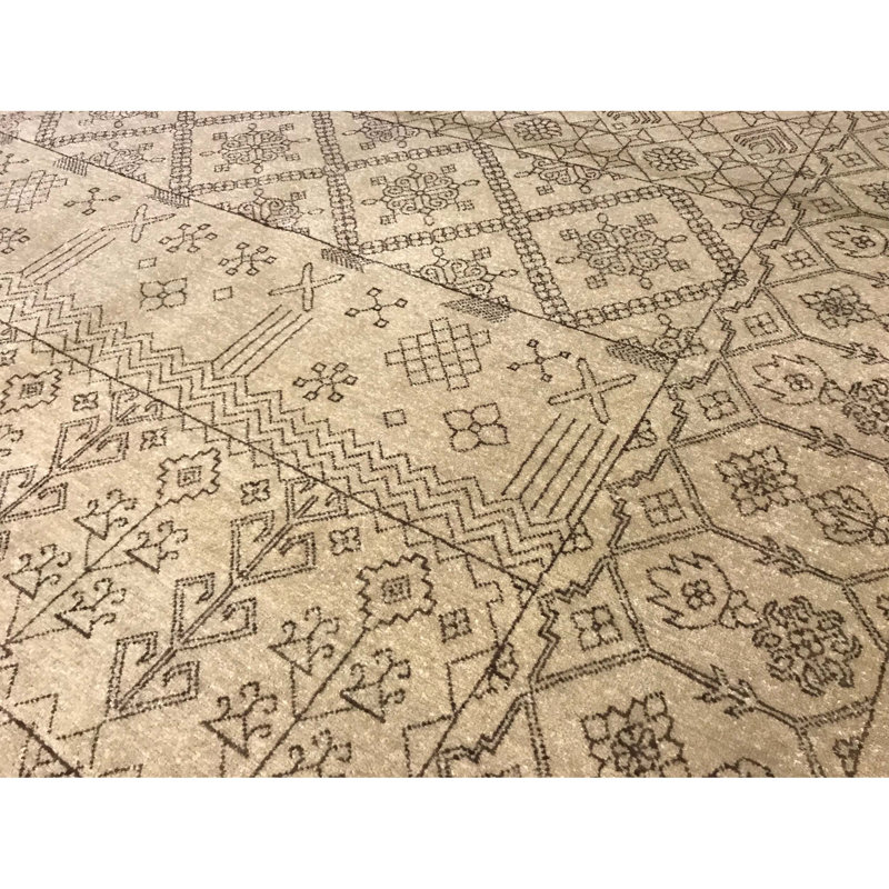 Hand-Knotted High-Quality Beige Area Rug