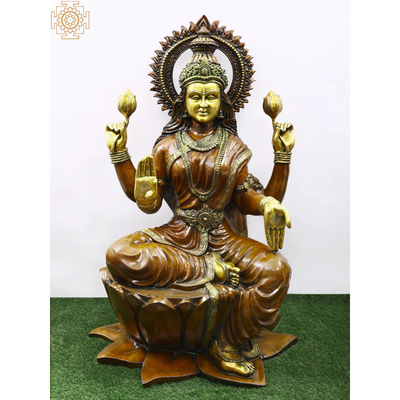 Statue Devi Lakshmi, Double-chola