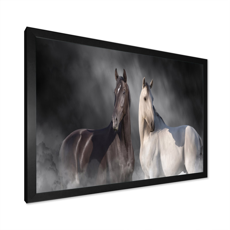 Portrait d'un cheval noir et blanc en gros plan I - Peinture sur toile, H 16 po x l 32 po