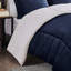 Édredon double / grand - bleu marine +, à, rembourrage en duvet synthétique, 2 taies décoratives et 1 coussin décoratif-131464760-131464763