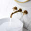 Robinet de lavabo de salle de bain mural-118546083