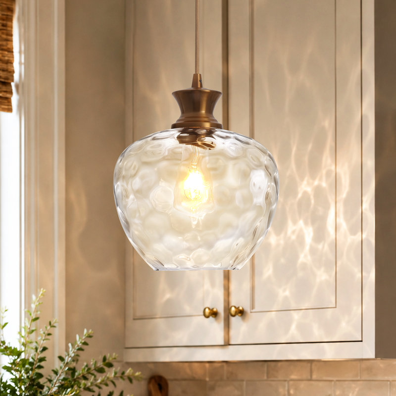 Luminaire suspendu pour îlot de cuisine 1 lumière avec abat-jour en verre martelé Drage, Martelé transparent, Laiton brossé
