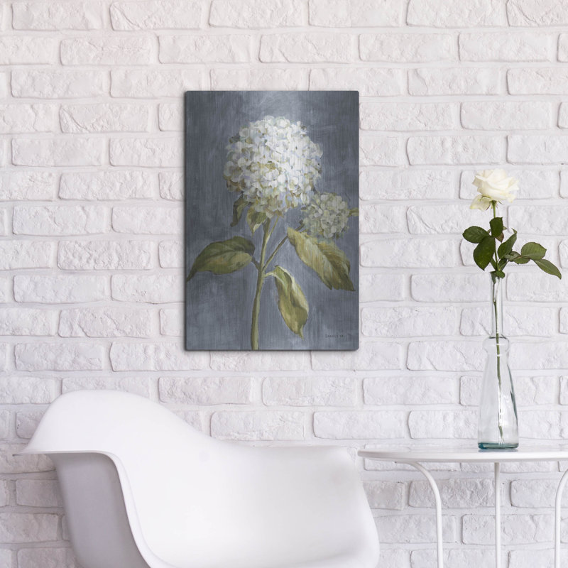 Art mural en métal Latitude Run® «Hydrangea On Dusty Blue» par Danhui Nai, H 24 po x l 16 po