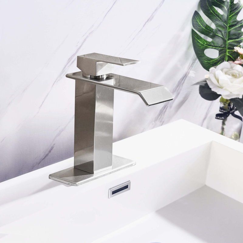 Robinet cascade à poignée simple pour meuble-lavabo