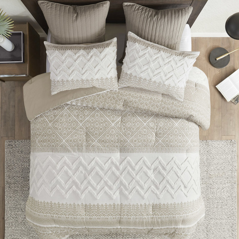 Édredon en coton pour lit double / grand. Style chenille capitonné. Motif taupe. Remplir. 2 taies décoratives. . Cozy Night's Sleep 3 pièces double / grand. Tissu. Imprimé. Intérieur. Charmante pièce de chambre assortie