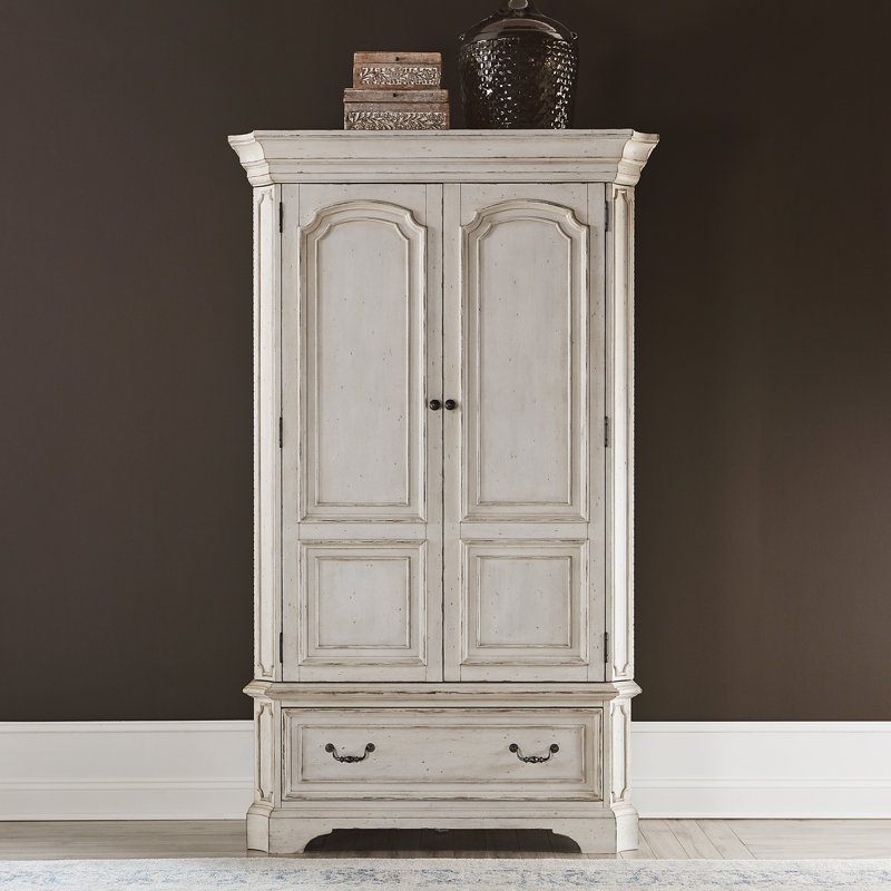 Julieanne Armoire