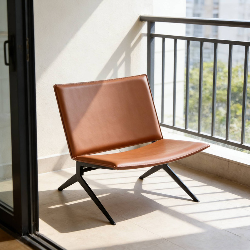 Chaise d'appoint en cuir orange, pieds noirs modernes pour le bureau à domicile de la chambre à coucher, Orange
