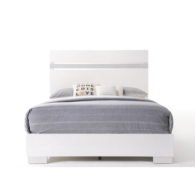 Comfortable Queen Bed With Streamlined Appearance - Fits Your Bedroom Style Modern Acrylic Accents Adds A Chic Touch To
